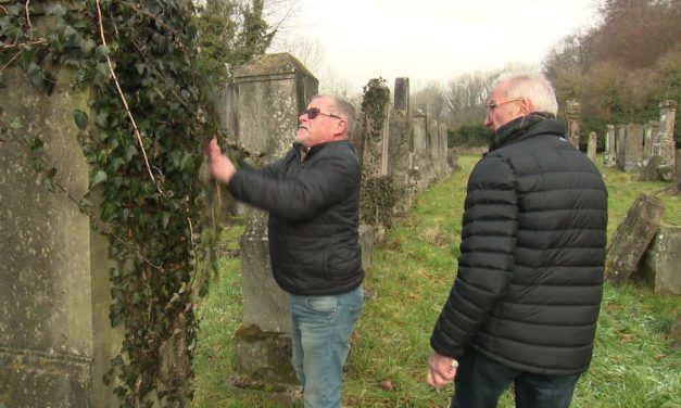 Rund um : Les veilleurs du cimetière juif de Durmenach